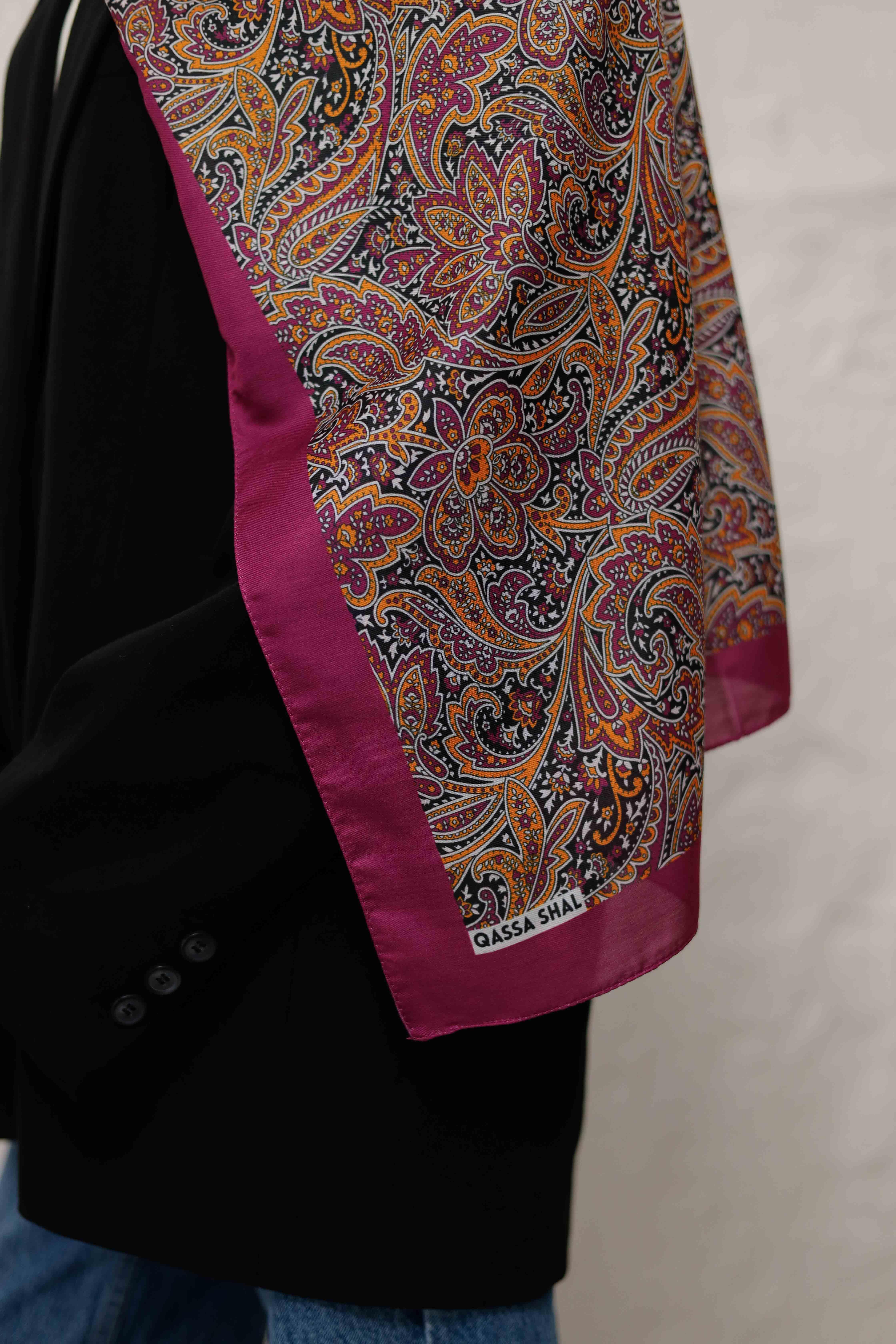 LARİSA ŞAL MÜRDÜM