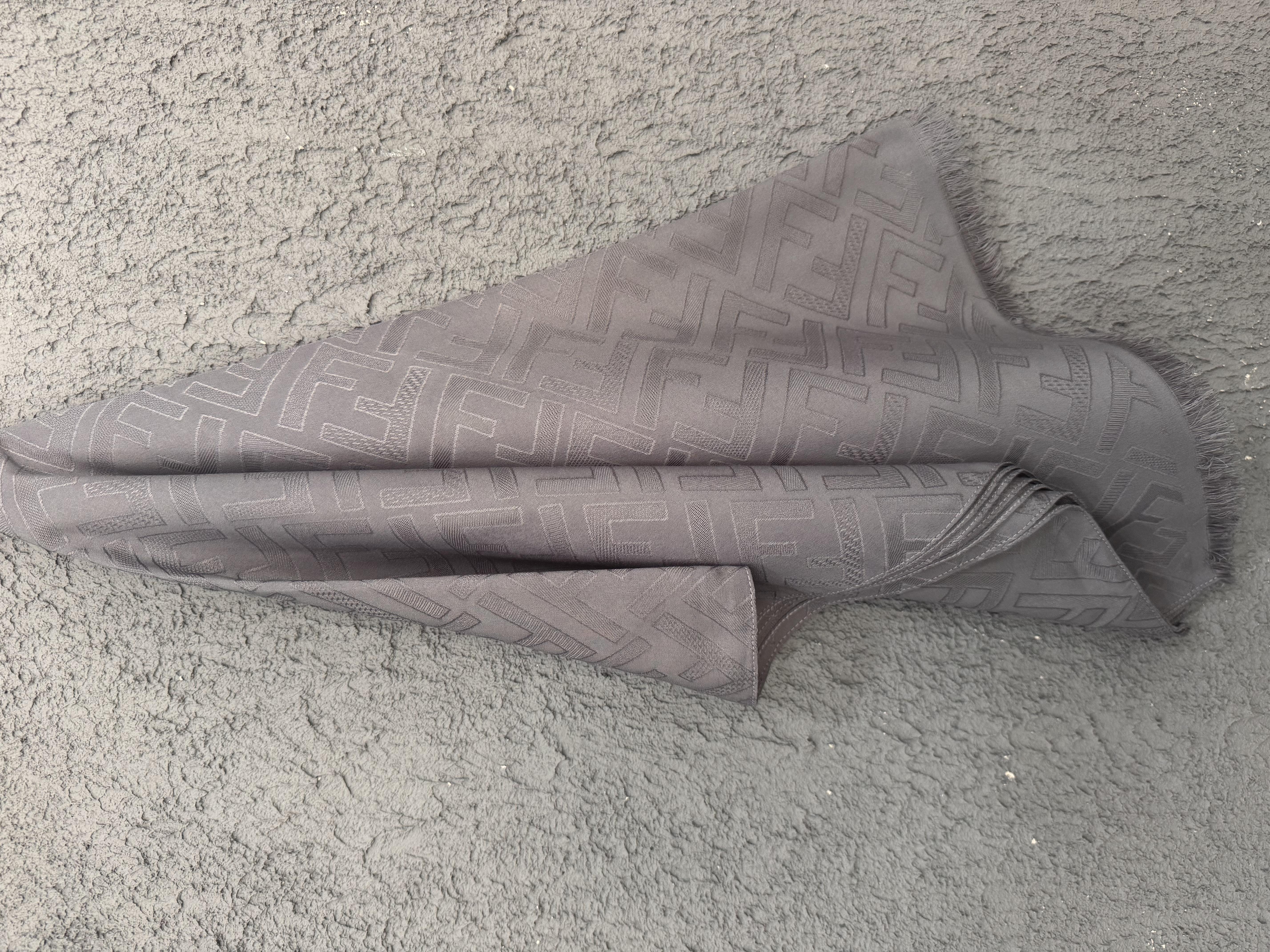 F DESEN ŞAL KOYU GRİ