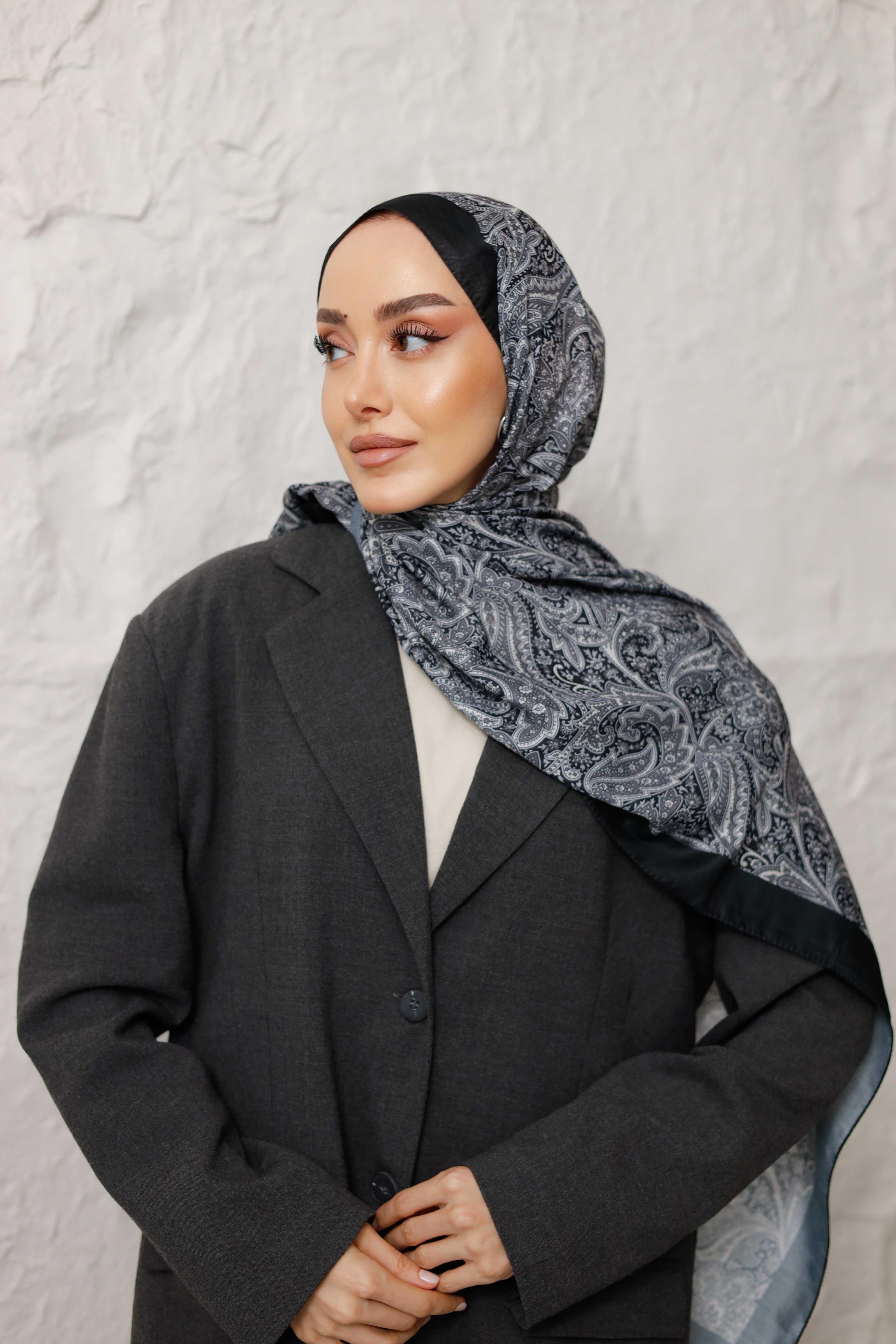 LARİSA ŞAL ANTRASİT