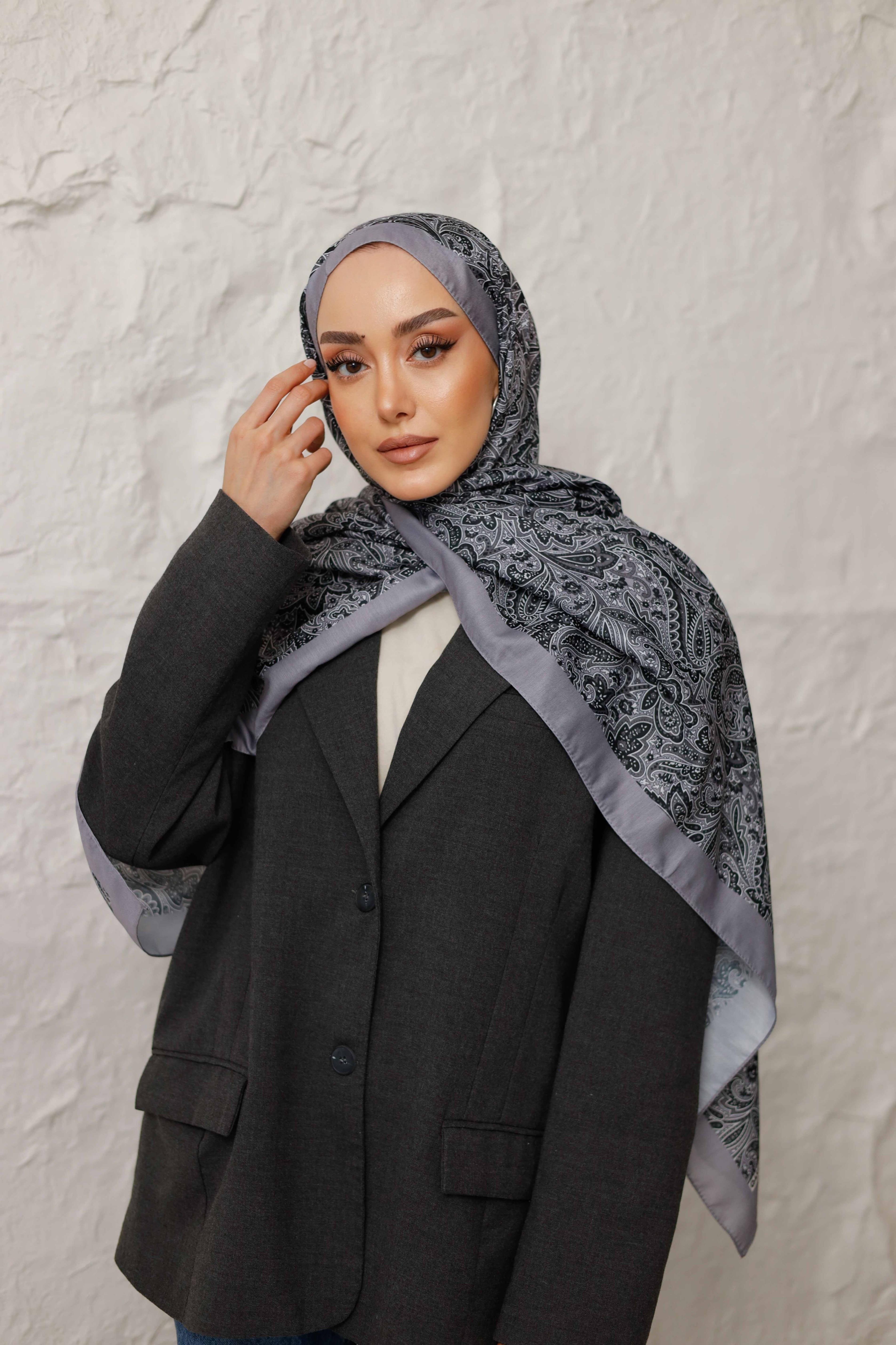 LARİSA ŞAL GÜMÜŞ 