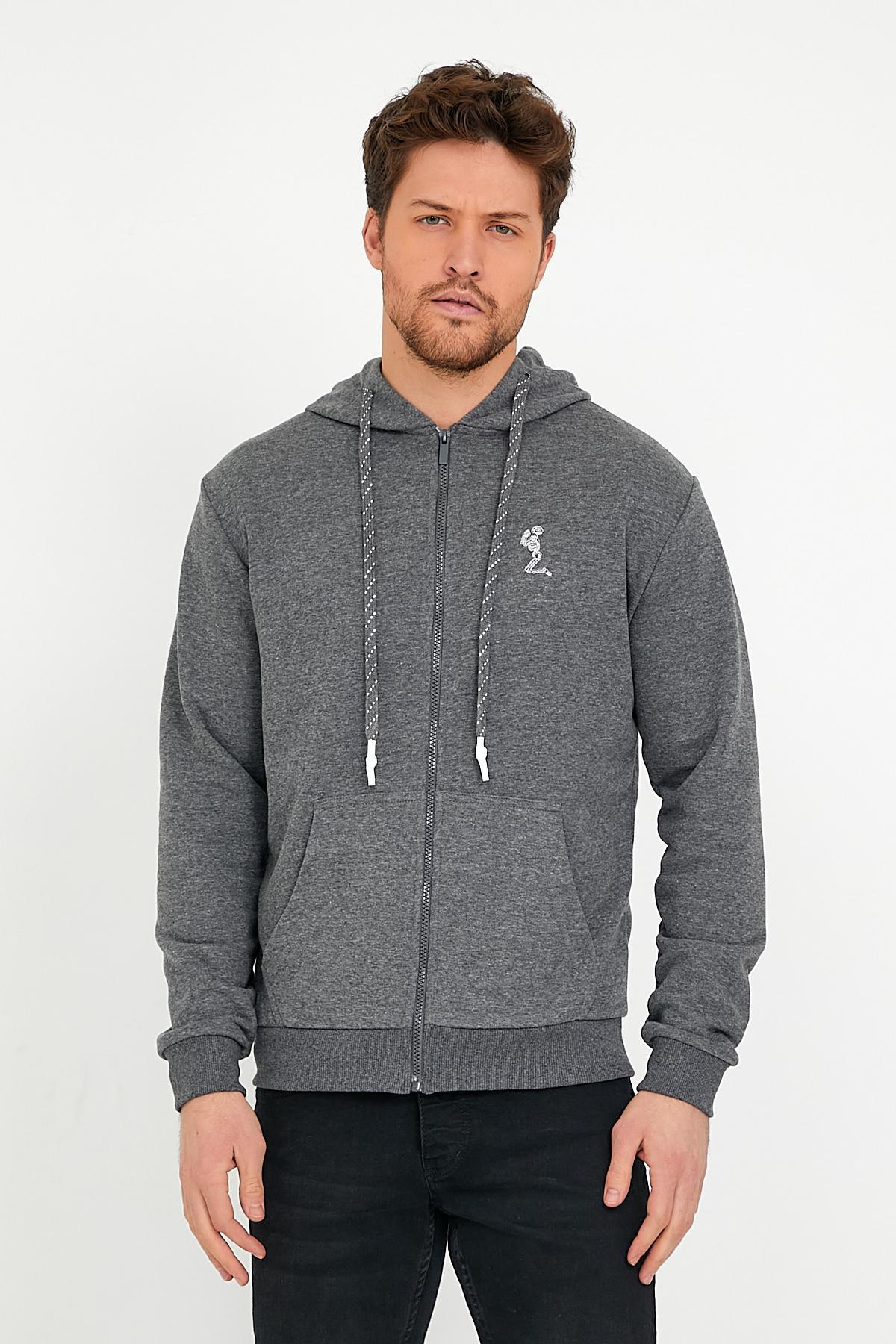 Erkek 3 İplik Pamuklu Regular Fit Nakışlı Fermuarlı Kapüşonlu Cepli Antrasit Sweatshirt Erkek 3 İplik Pamuklu Regular Fit Nakışlı Fermuarlı Kapüşonlu Cepli Antrasit Sweatshirt
