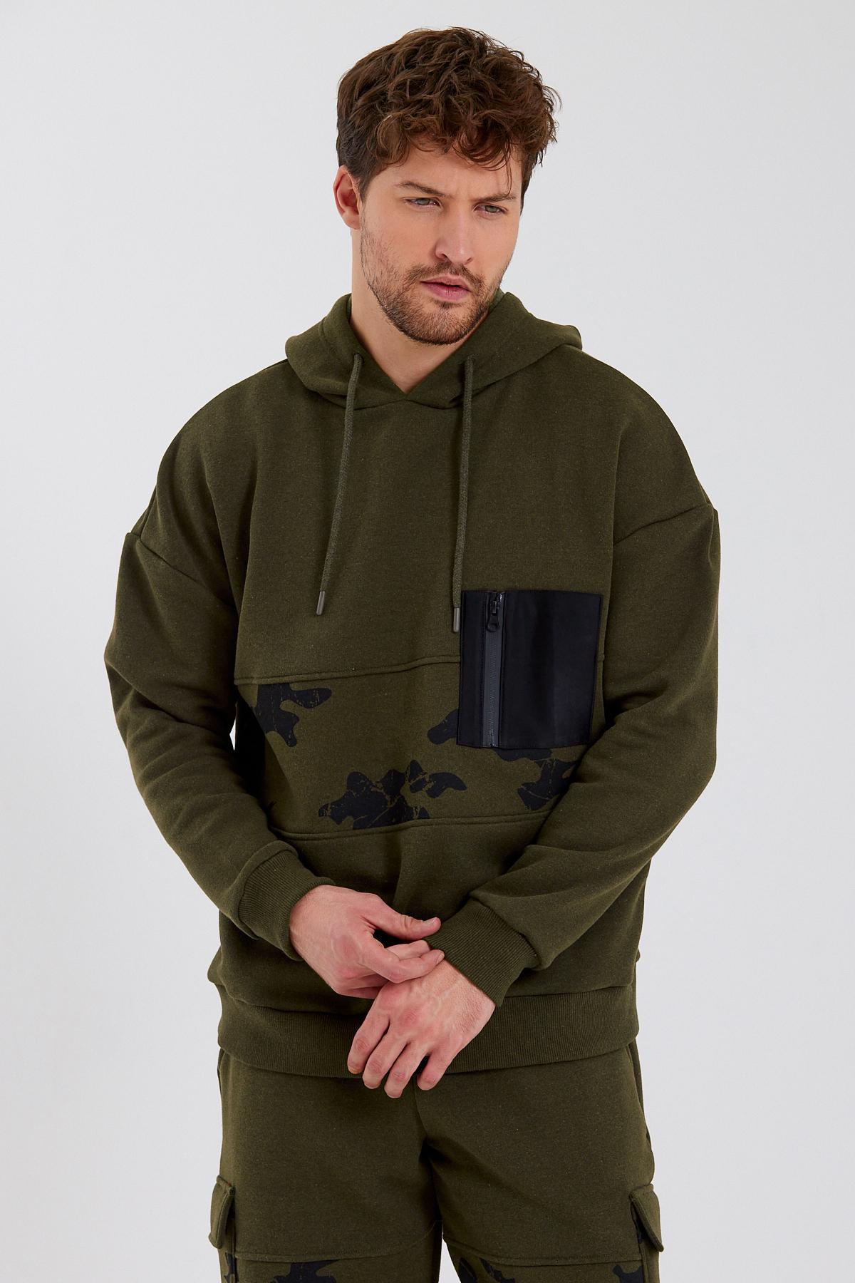 Erkek 3 İplik Pamuklu İçi Polarlı Oversize Göğüs Cepli Kapuşonlu Haki Sweatshirt Erkek 3 İplik Pamuklu İçi Polarlı Oversize Göğüs Cepli Kapuşonlu Haki Sweatshirt