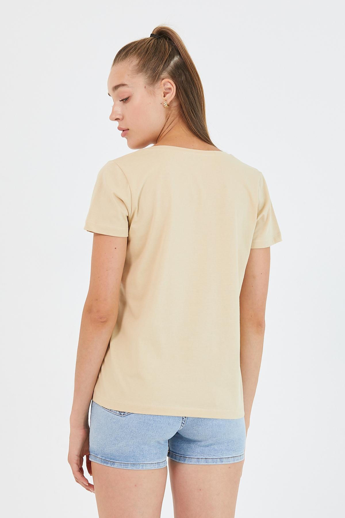 Kadın %100 Pamuk V Yaka Regular Kalıp T-shirt Bej