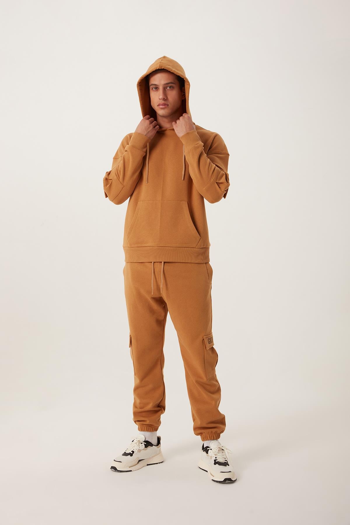 Erkek Kapüşonlu Kanguru Cepli Sweatshirt Kahverengi