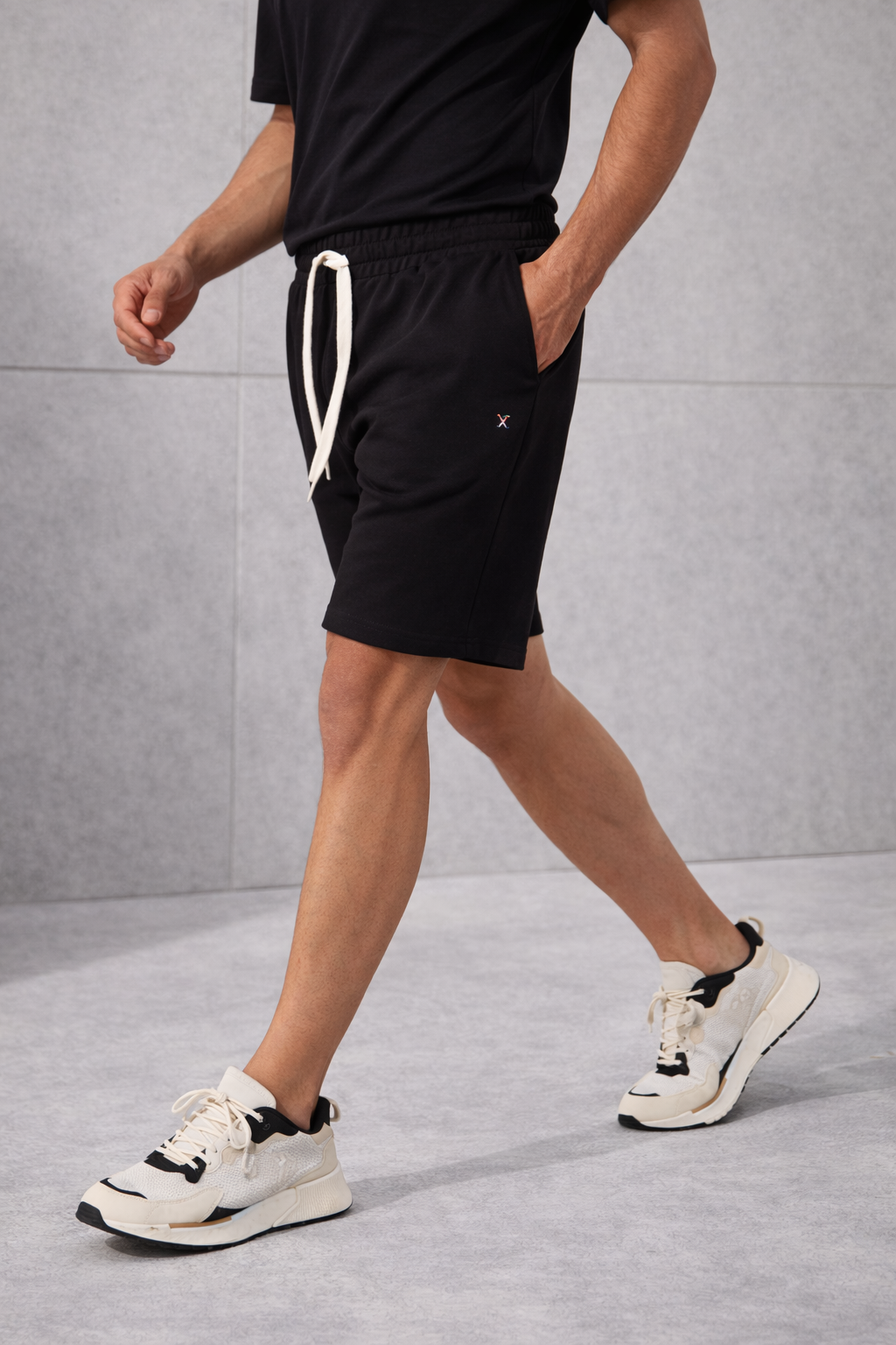 Erkek Siyah Basic Lastikli Bağcıklı Regular Fit Şort
