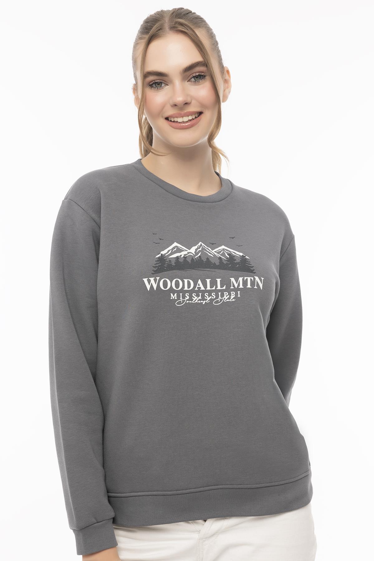 Kadın 3 İplik Şardonlu Woodall Mtn Baskıli Sweatshirt Füme