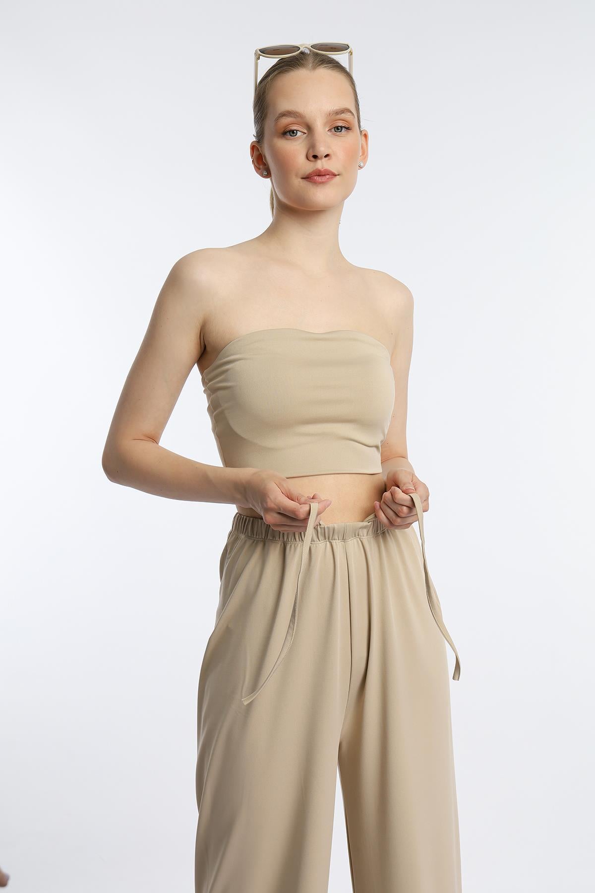 Kadın Allegro Kumaş Askısız Crop Top Vizon