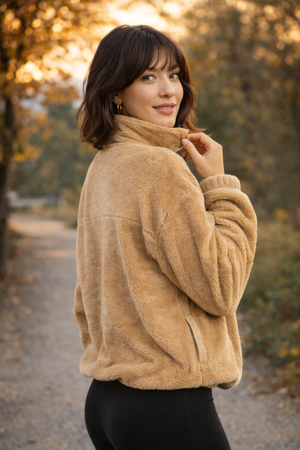 Kadın Balıkçı Yaka Yarım Fermuarlı Peluş Polar Sweatshirt Bej