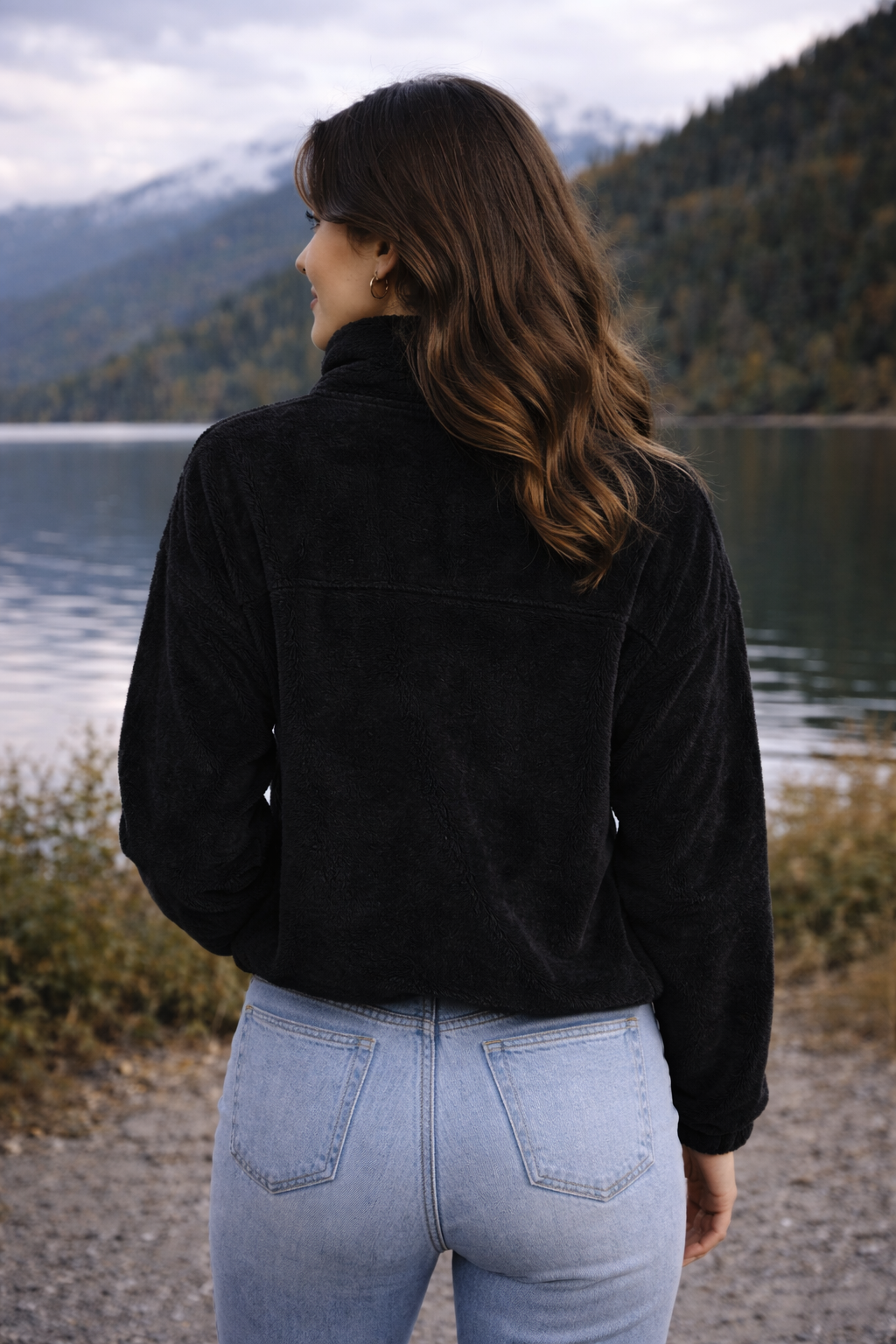 Kadın Balıkçı Yaka Yarım Fermuarlı Peluş Polar Sweatshirt Siyah