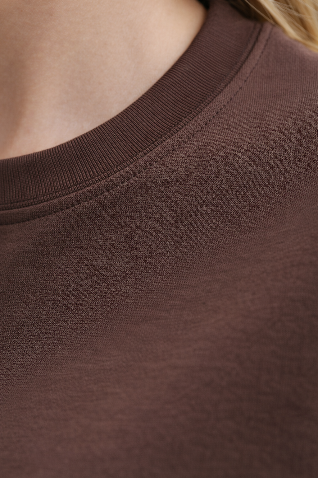 Kadın Basic Bisiklet Yaka Pamuk Likra Tişört – Kahve