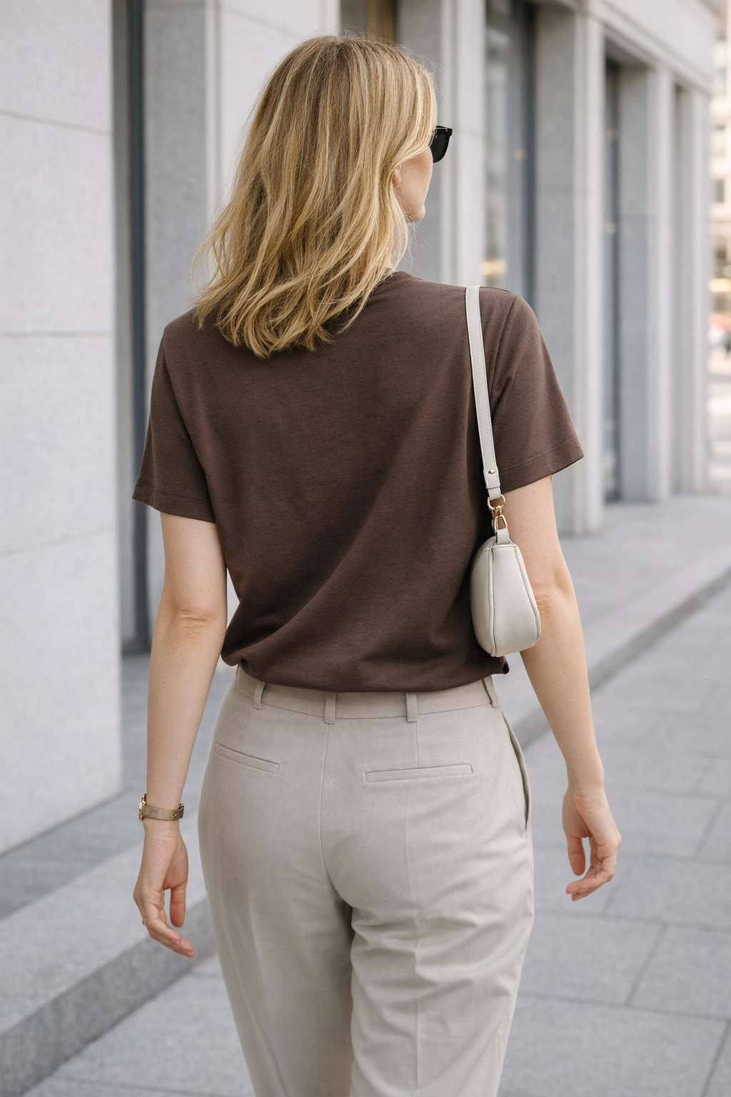 Kadın Basic Bisiklet Yaka Pamuk Likra Tişört – Kahve