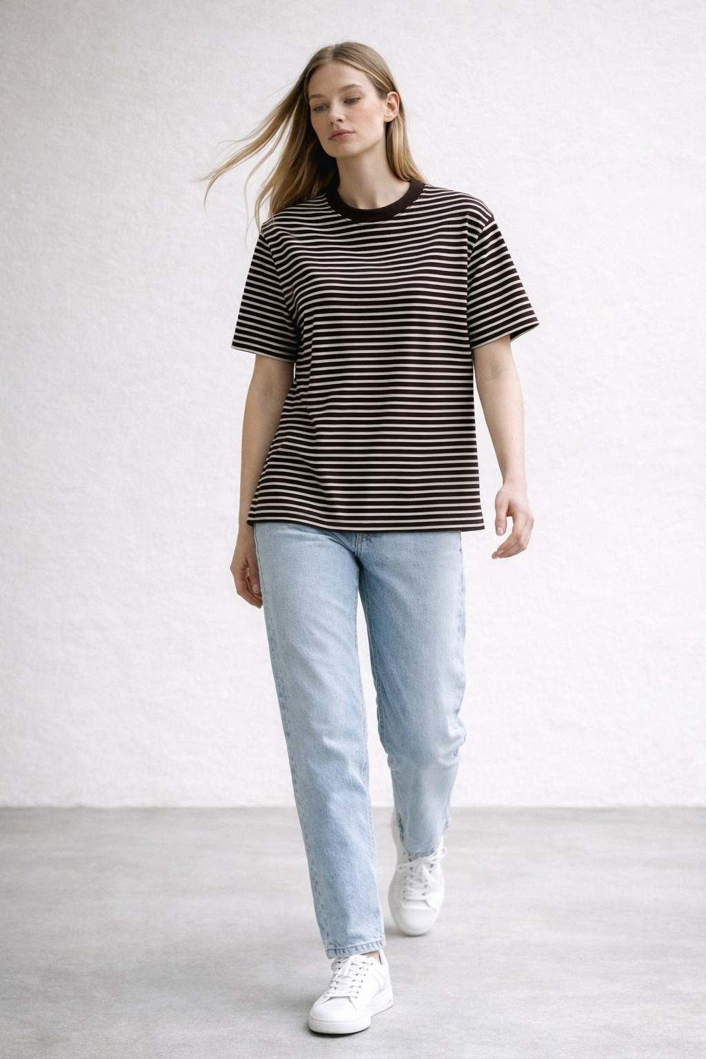 Kadın Çizgili Basic Oversize T-Shirt – Koyu Kahve Ekru