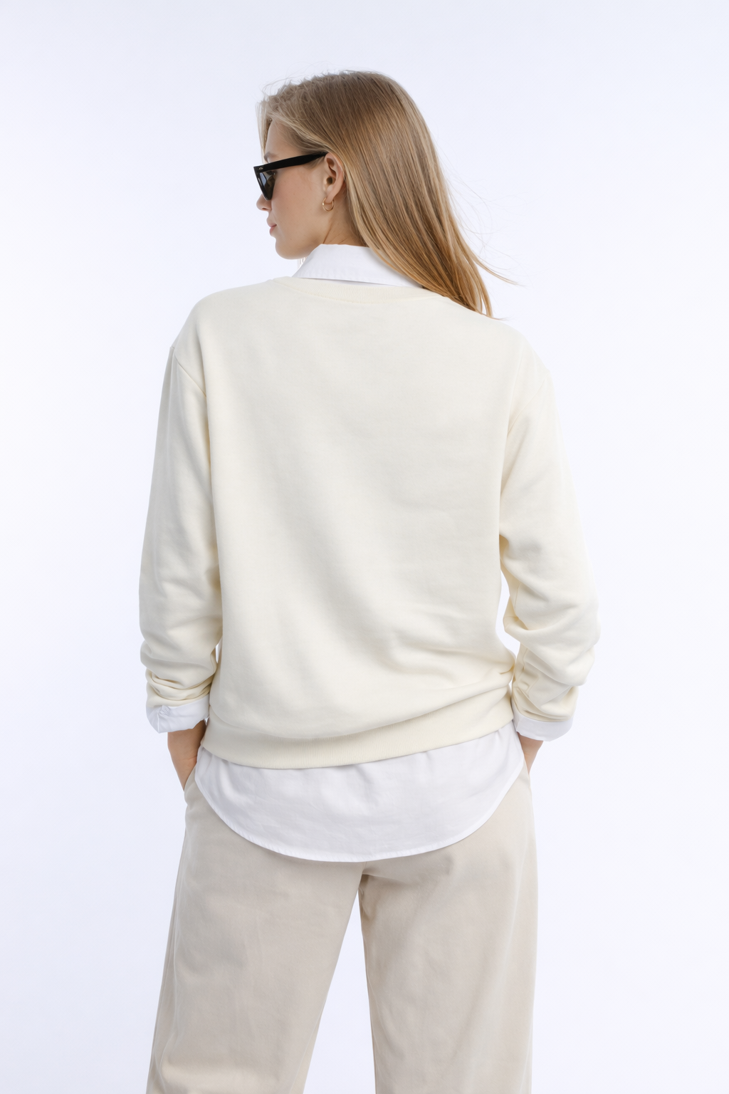 Kadın Ekru 3 İplik Şardonsuz Bisiklet Yaka Regular Fit Sweatshirt