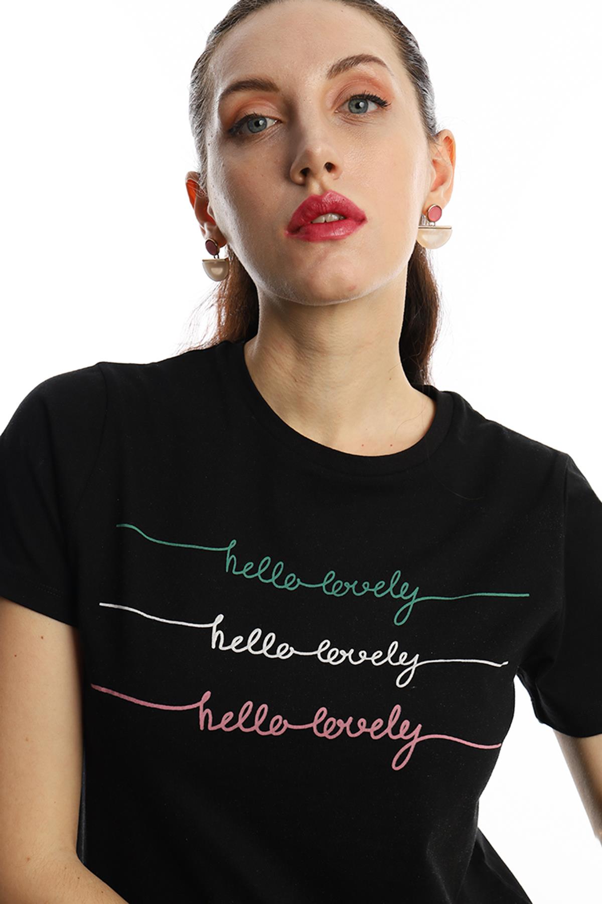 Kadın Hello Lovely Yazı Baskılı Tişört Siyah