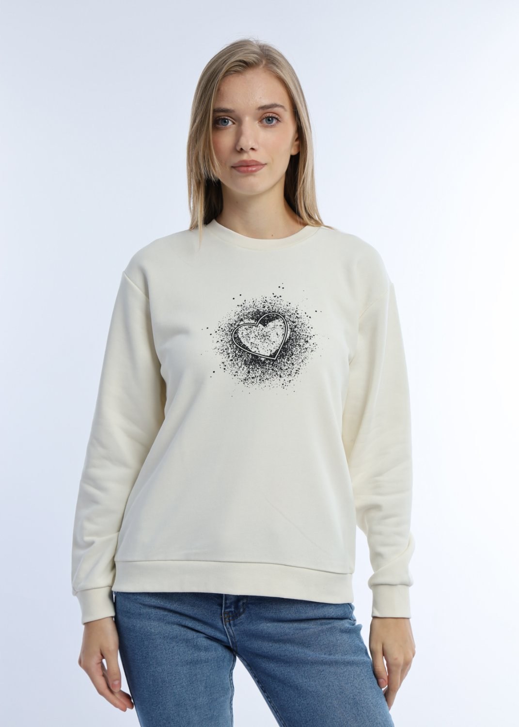 Kadın Kalp Baskılı 2’li Sweatshirt Seti – Ekru Siyah