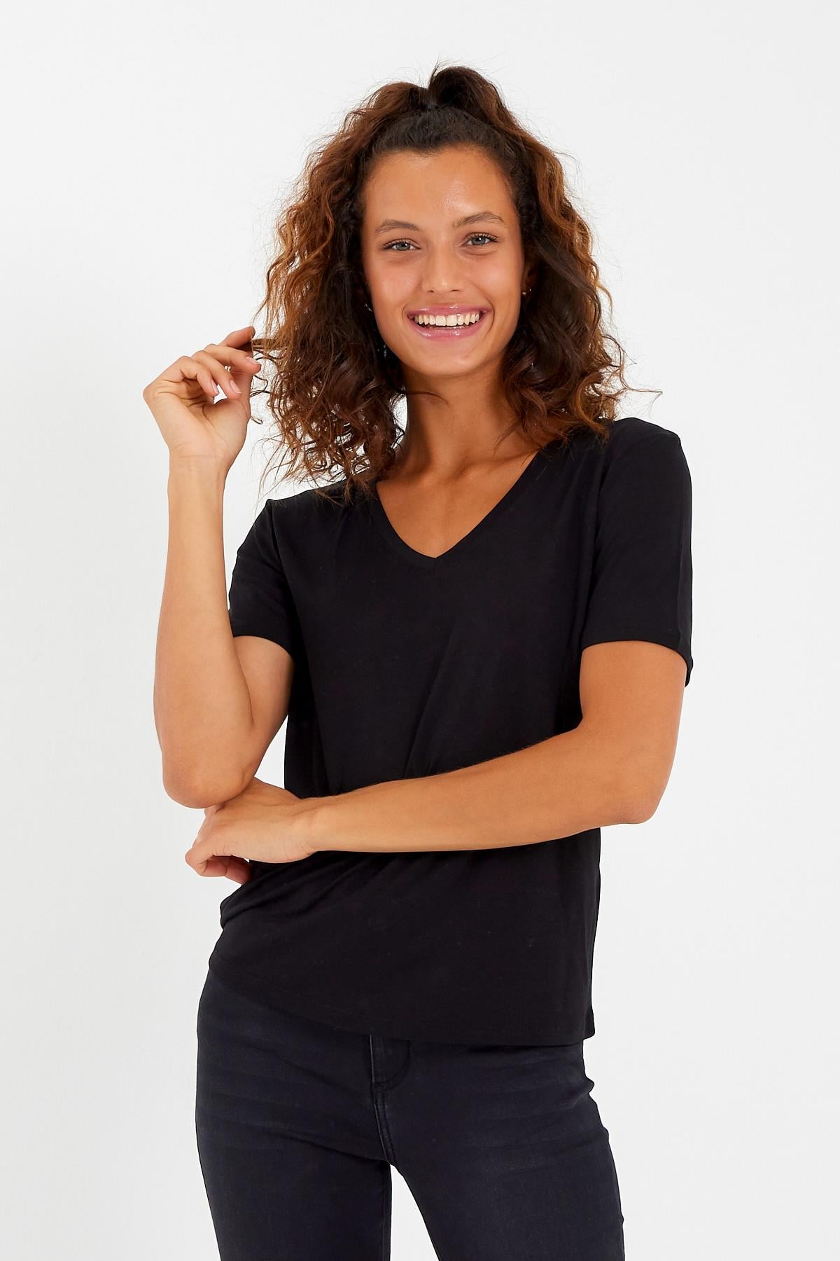 Kadın Modal Kumaş V Yaka Parçalı T-shirt Siyah