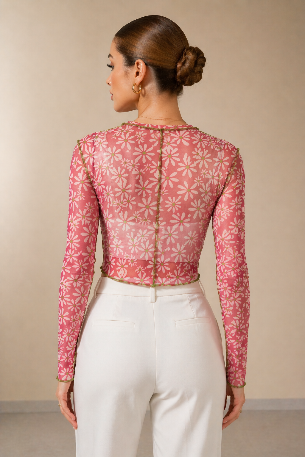 Kadın Pembe Çiçek Desenli Transparan Tül Bluz Kontrast Dikiş Detaylı Crop Fit