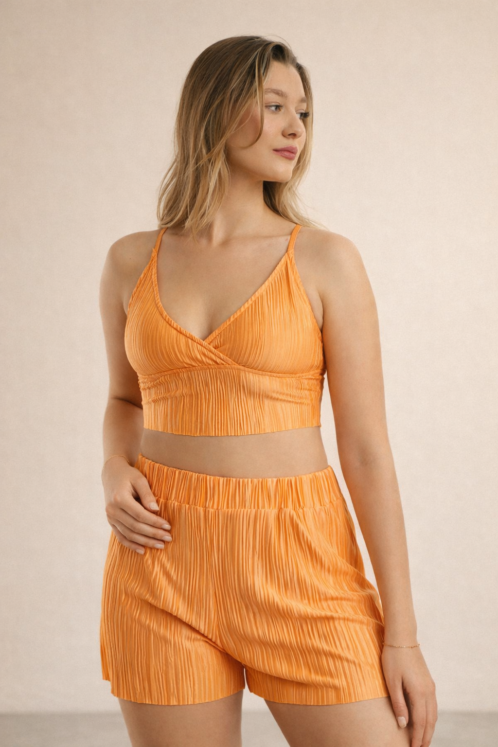 Kadın Piliseli İnce Askılı Crop Turuncu Atlet Yazlık Üst