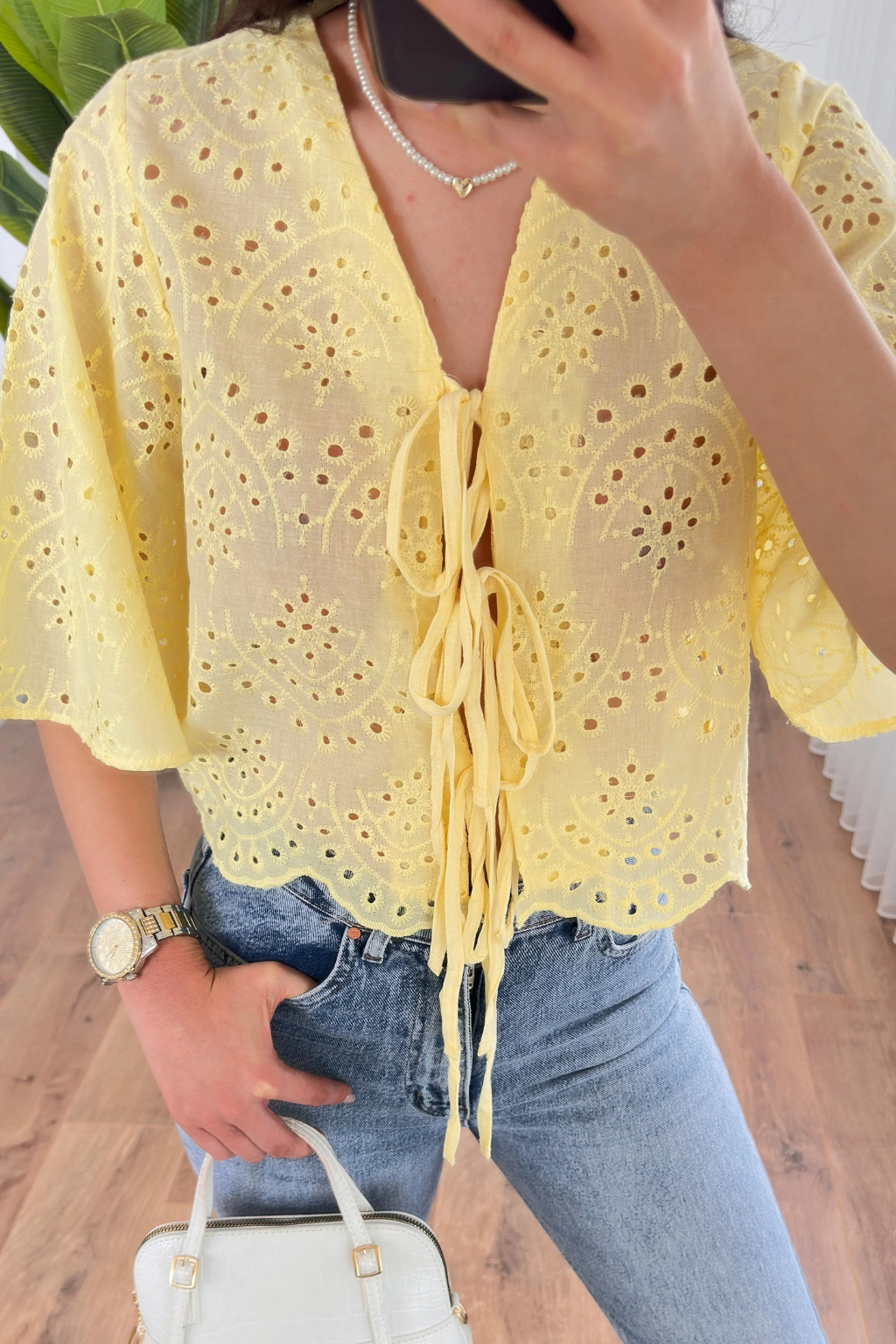 Kadın Sarı Brode Güpür Bağlamalı Crop Bluz