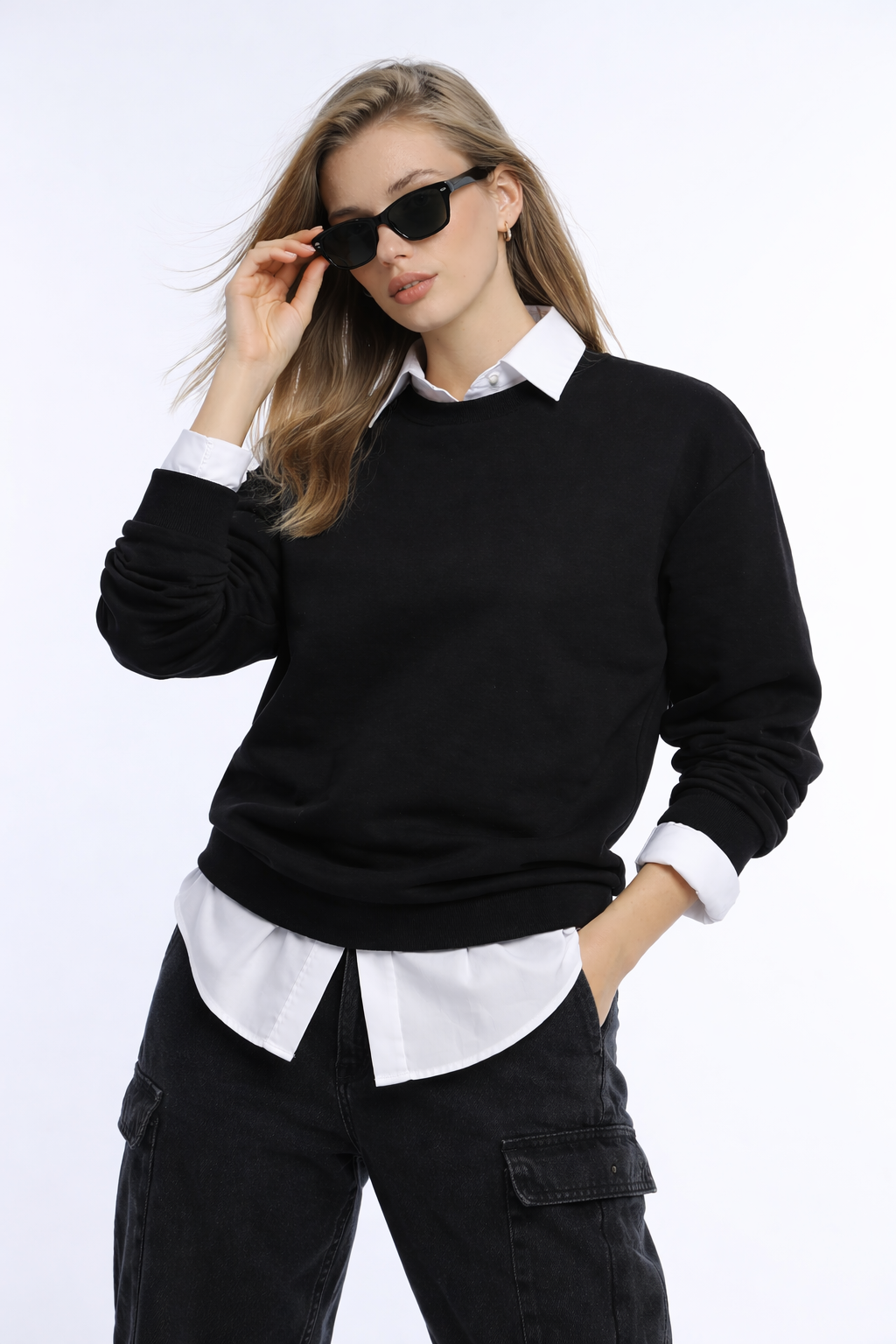 Kadın Siyah 3 İplik Şardonsuz Bisiklet Yaka Regular Fit Sweatshirt