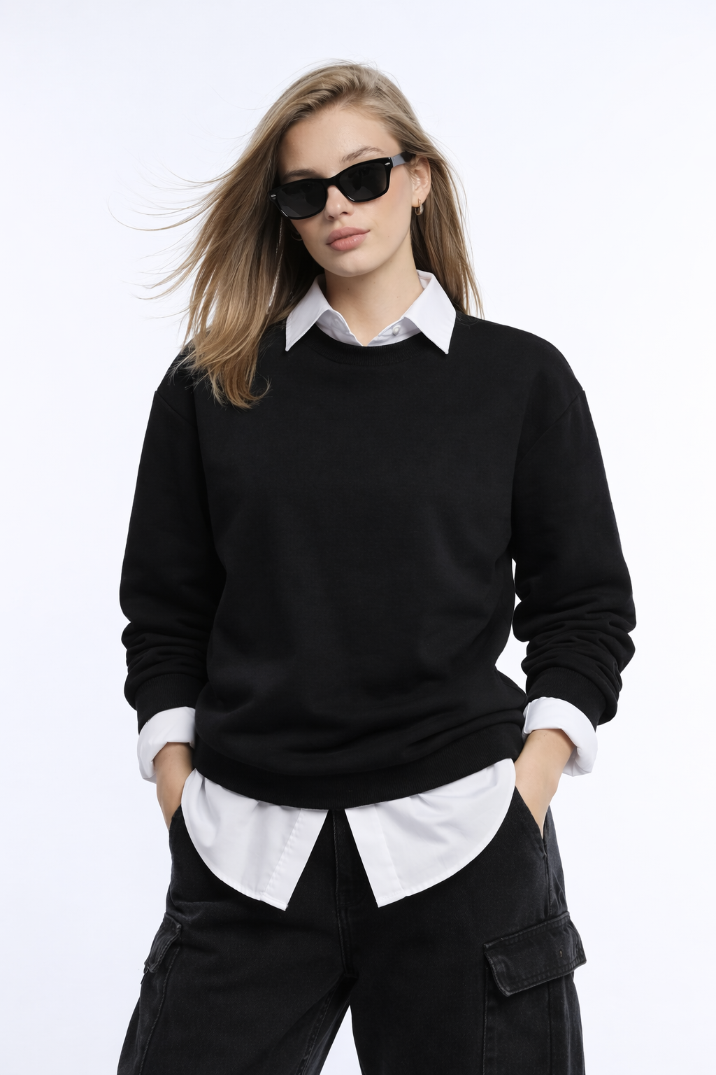 Kadın Siyah 3 İplik Şardonsuz Bisiklet Yaka Regular Fit Sweatshirt