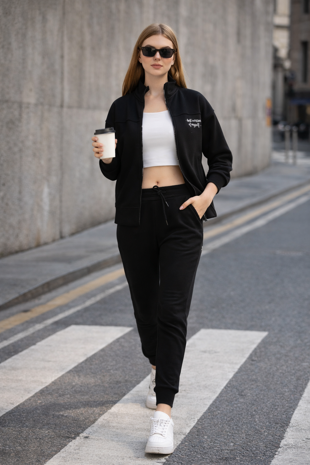 Kadın Siyah Fermuarlı Sweat Ceket – Regular Fit Günlük Spor Eşofman Üstü
