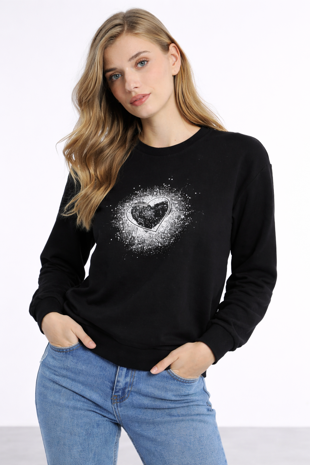 Kadın Siyah Kalp Baskılı Regular Sweatshirt Günlük Rahat Basic Sweat