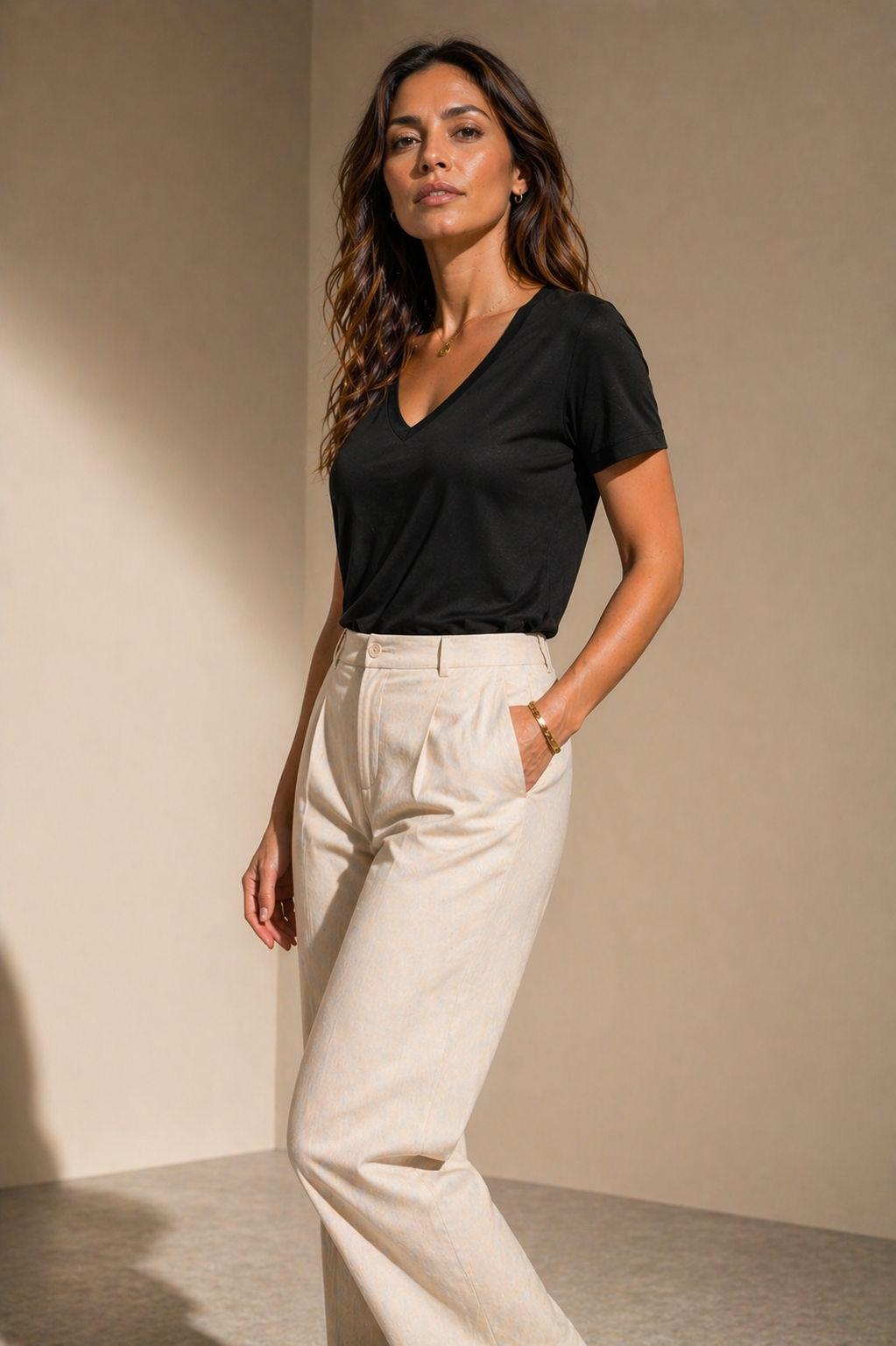 Kadın Siyah V Yaka Dökümlü Basic Tişört İpeksi Yumuşak Kumaş