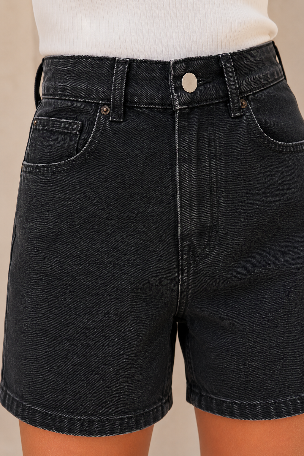 Kadın Siyah Yüksek Bel 5 Cepli Denim Şort