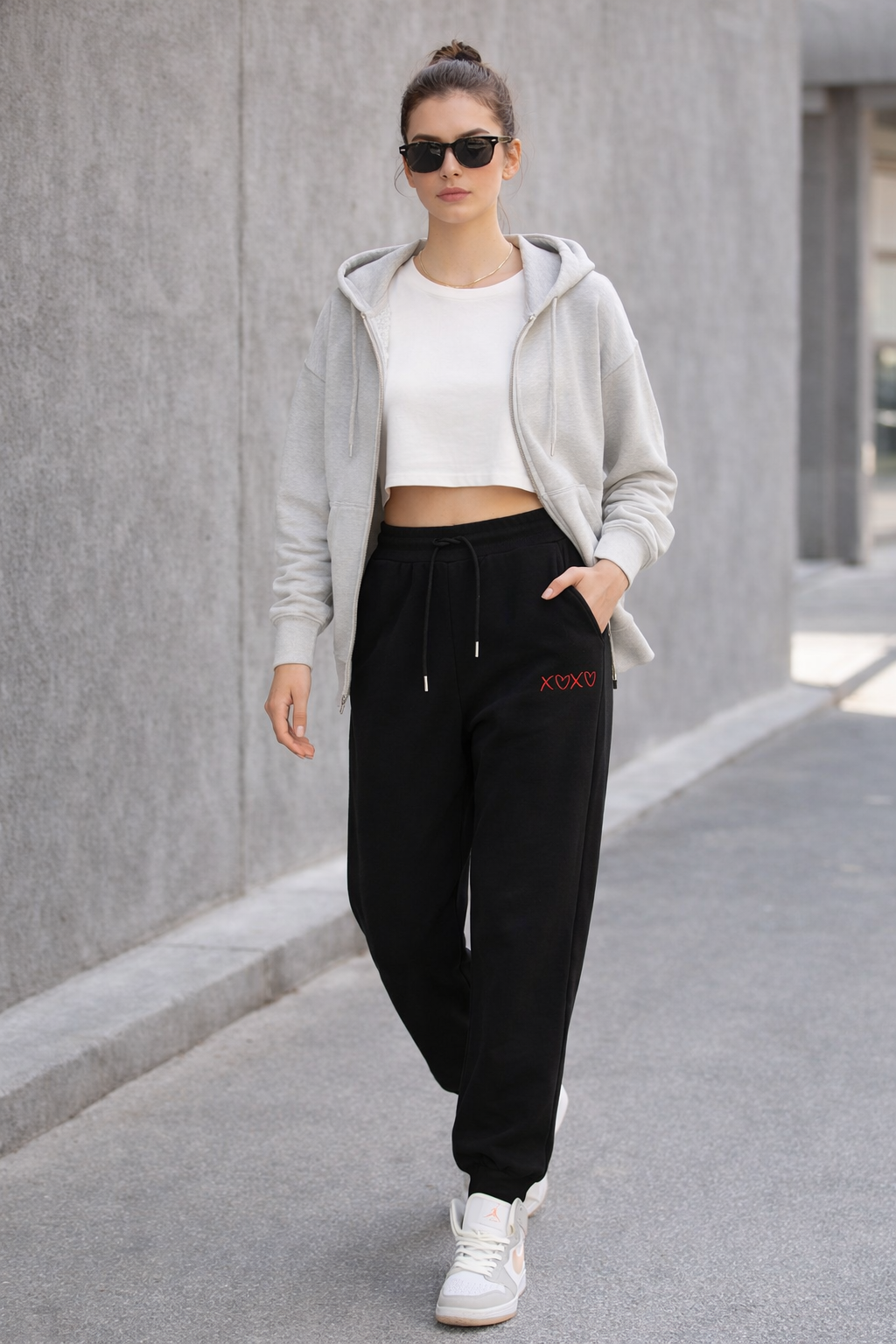 Kadın Siyah Yüksek Bel Nakışlı Jogger Eşofman Altı Günlük Street Style