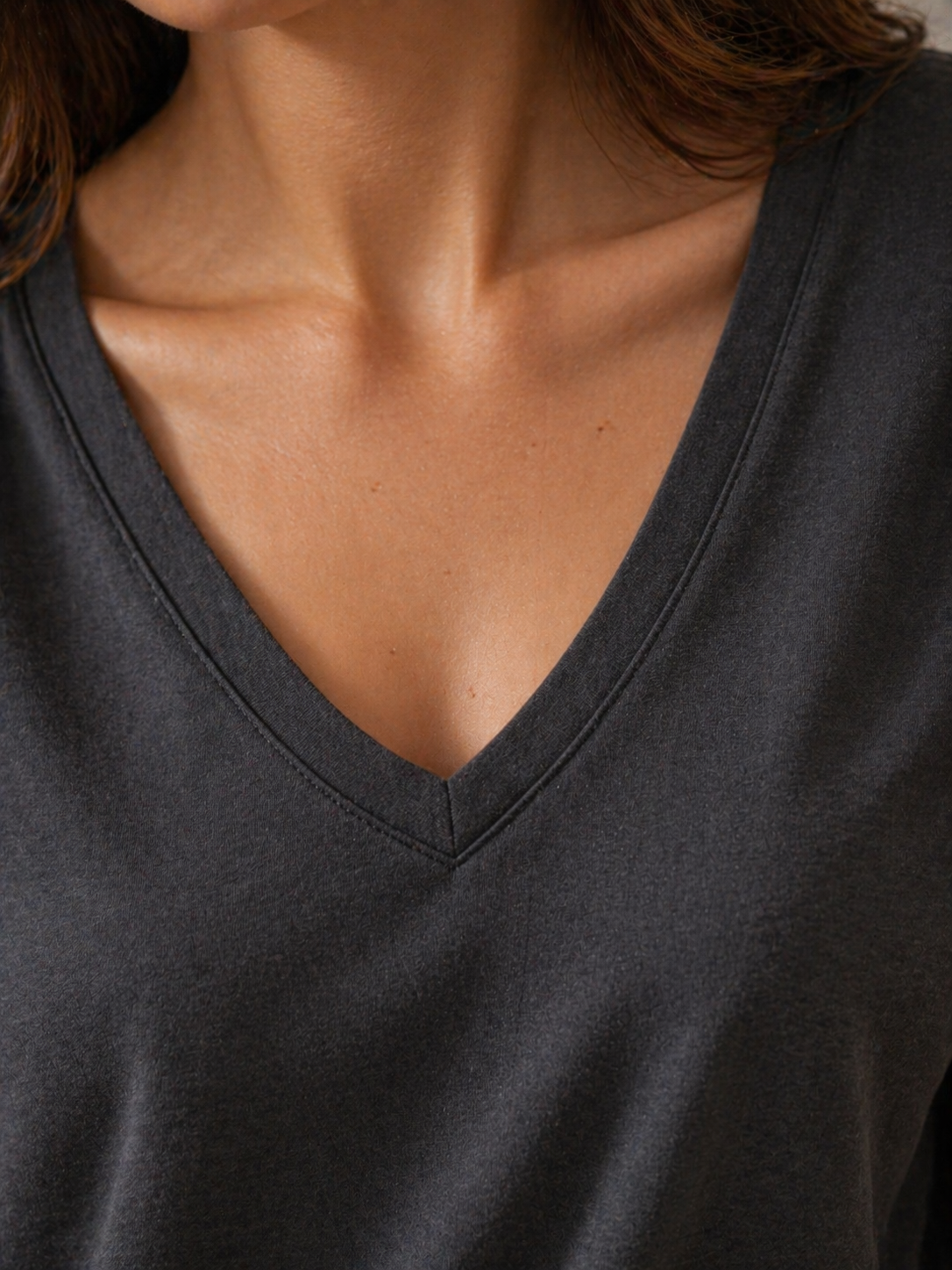 Kadın V Yaka Basic Tişört %100 Bambu Kumaş Regular Fit Siyah