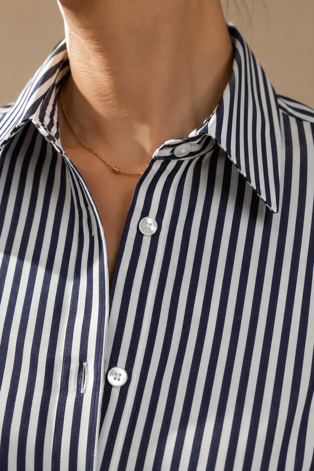 Lacivert Beyaz Çizgili Slim Fit Kadın Gömlek