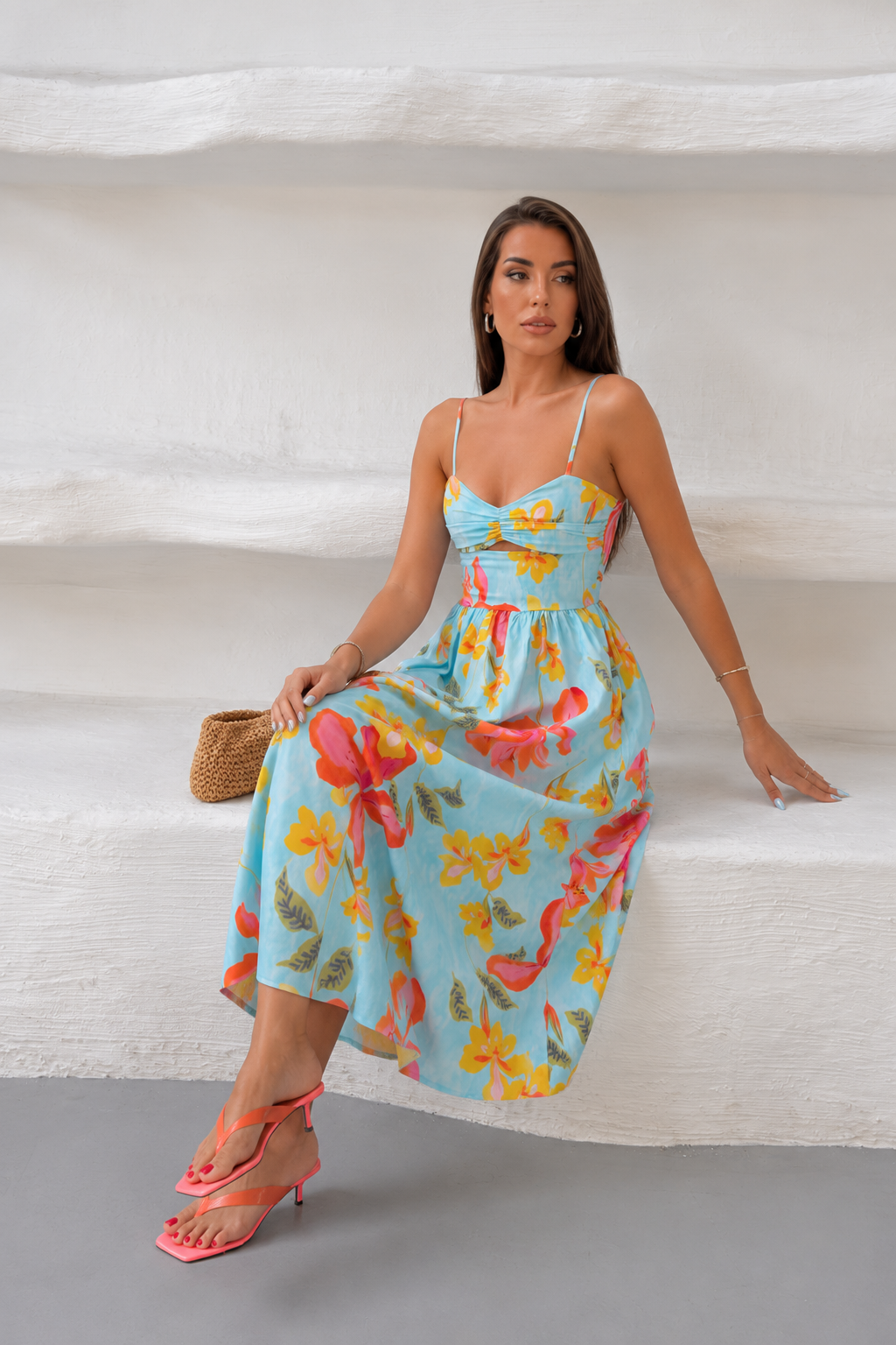 Turkuaz Çiçek Desenli Cut-Out Detaylı Askılı Maxi Elbise