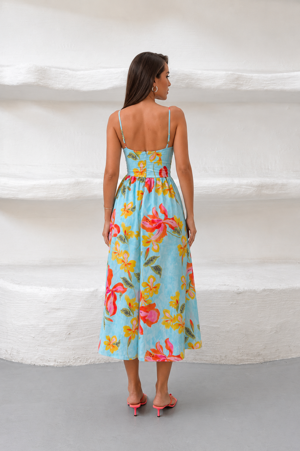 Turkuaz Çiçek Desenli Cut-Out Detaylı Askılı Maxi Elbise