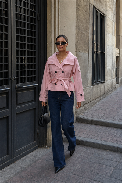 Dik Yaka Kuşaklı Kısa Kadın Trençkot Ceket – Pembe