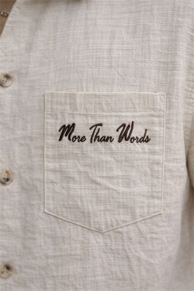 Erkek Oversize Kısa Kollu Dokulu Baskılı Bej Gömlek – More Than Words