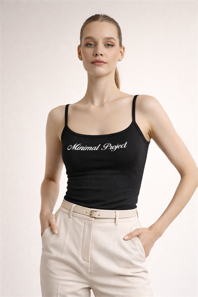 Kadın Askılı Slim Fit Basic Atlet – Esnek Kumaş Minimal Yazı Detaylı Siyah