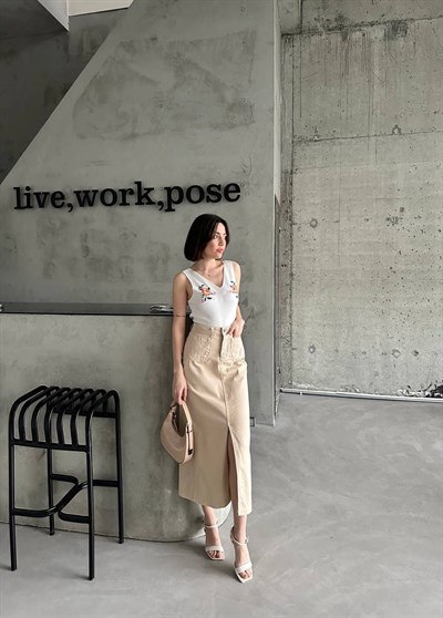 Kadın Bej Yüksek Bel Yırtmaçlı Midi Etek