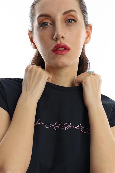 Kadın Bisiklet Yaka Baskılı Crop Tişört Lacivert