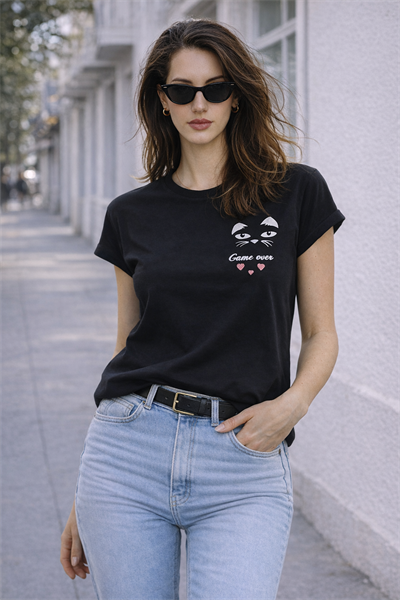 Kadın Bisiklet Yaka Game Over Kedi Baskılı Regular Fit Tişört Siyah