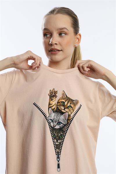 Kadın bisiklet yaka kedi baskılı tişört Bej