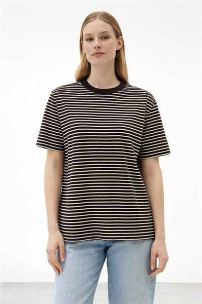 Kadın Çizgili Basic Oversize T-Shirt – Koyu Kahve Ekru