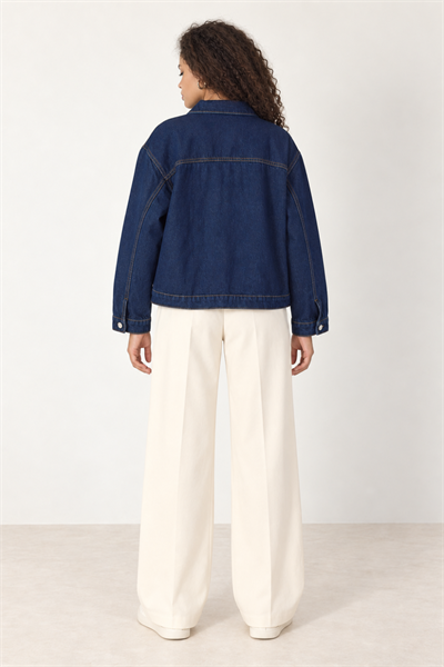 Kadın Koyu Mavi Çift Cepli Düğmeli Oversize Denim Jean Ceket Lacivert