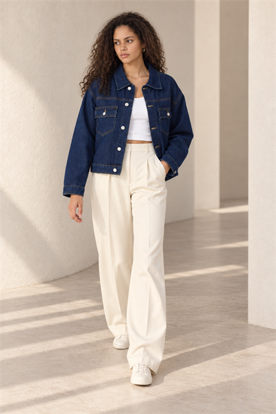 Kadın Koyu Mavi Çift Cepli Düğmeli Oversize Denim Jean Ceket Lacivert