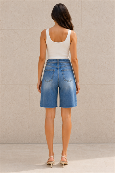 Kadın Mavi Yüksek Bel Kesik Paça Denim Bermuda Şort