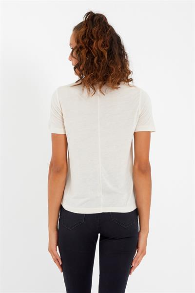 Kadın Modal Kumaş V Yaka Parçalı T-shirt  Ekru