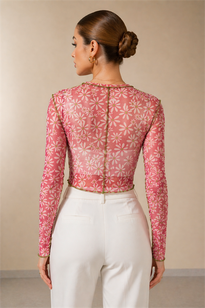 Kadın Pembe Çiçek Desenli Transparan Tül Bluz Kontrast Dikiş Detaylı Crop Fit