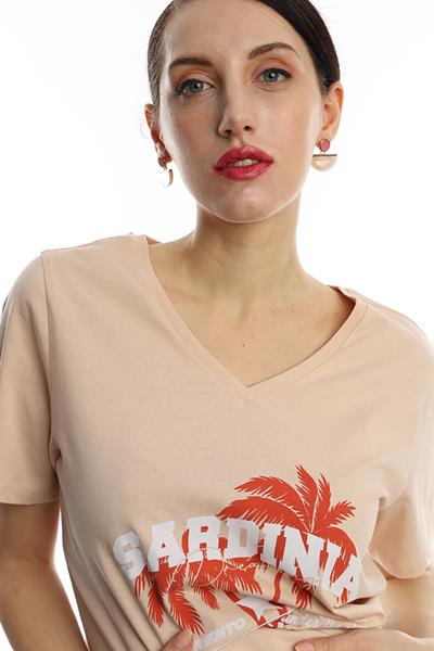 Kadın V Yaka Sardinia Baskılı Regular Fit Tişört Bej