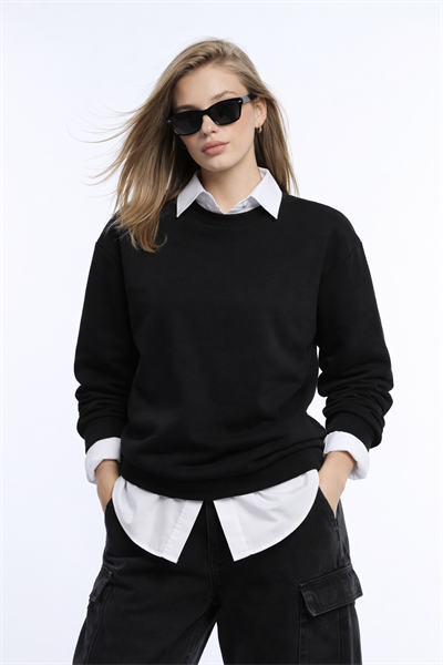 Kadın Siyah 3 İplik Şardonsuz Bisiklet Yaka Regular Fit Sweatshirt