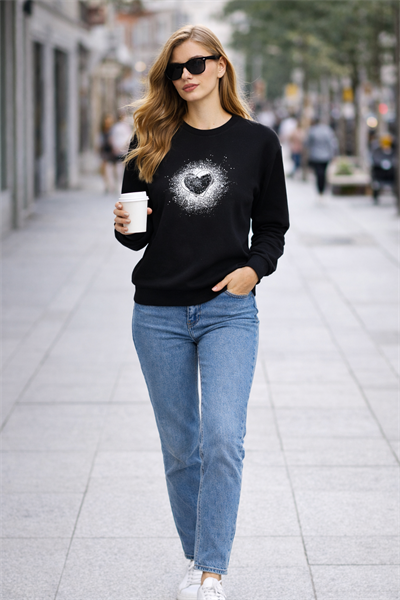 Kadın Siyah Kalp Baskılı Regular Sweatshirt Günlük Rahat Basic Sweat